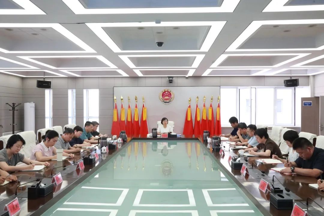 赤峰市检察院党组理论学习中心组举行2025年第5次集体学习